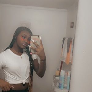 Meet your Posher, Yhatascia